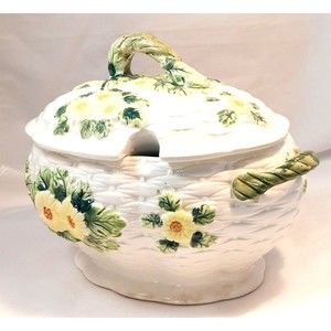 Vintage Floral Basket Ceramic Soup Tureen Daysies marked Japan 13x10x9